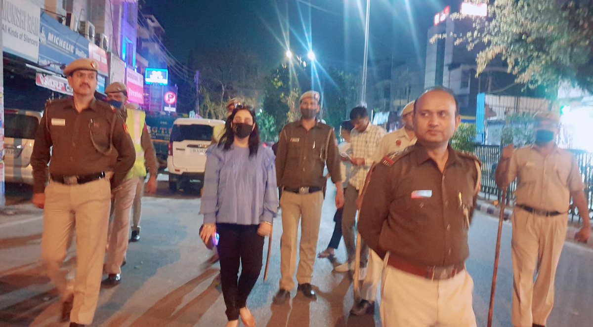 radhikadubjp's tweet photo. Night patrolling in the presence of SHO/SJ Insp. Tomar to check the growing menance of Transgenders and Prostitution rackets on Yusuf Sarai Green Park Hauz khas road
Special thanks to @CPDelhi and @dcp_southwest for such actions
Also thanks to RWA of Green Park for joining https://t.co/bbnDmBwPOv