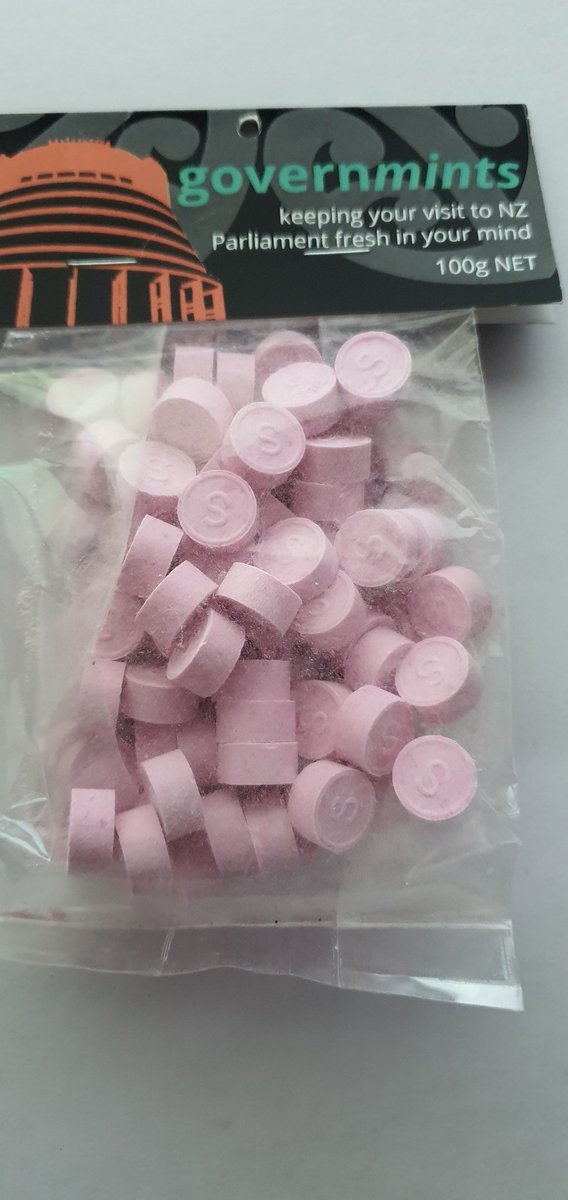 daktagreen's tweet photo. In Aotearoa New Zealand you can buy yourself a Governmint. It's as simple as going into the shop at Parliament and handing over your money. Then you own a Governmint.
You don't need to sit on the front lawn and wait. Just go and buy it.
#shocking #StopDatingMen #EndTheMandates https://t.co/yzfYcivs90