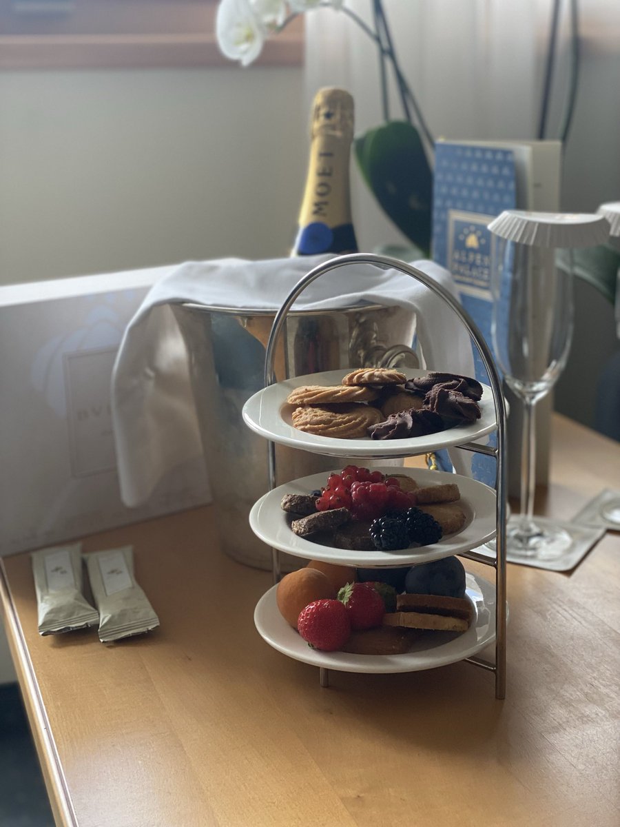 Alpenpalace's tweet photo. Welcoming all our guests to a wonderful weekend • wellness • alpine air • ski • sun • snow • gourmet • relax https://t.co/TOETdp608Q