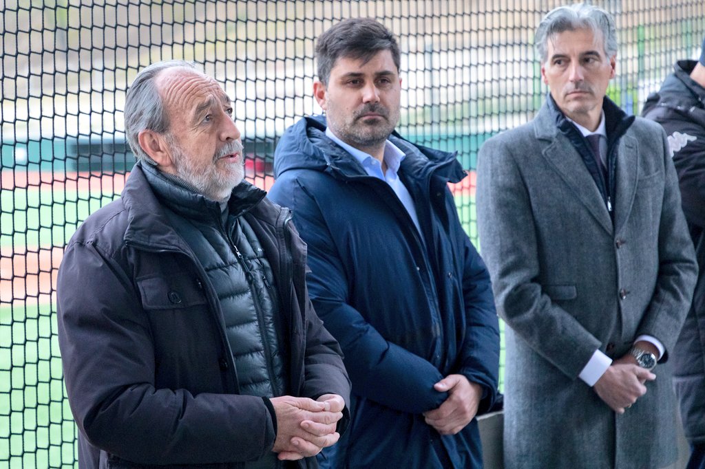 📸 Esta tarde se celebró el acto de presentación oficial del Curso de Entrenadores, en el que se formarán parte de nuestros juveniles. 

💜Por primera vez, hay mayoría de alumnas

➡️Buscamos la continua enseñanza de nuestros alumnos en todos los aspectos 

#ValoresAFE