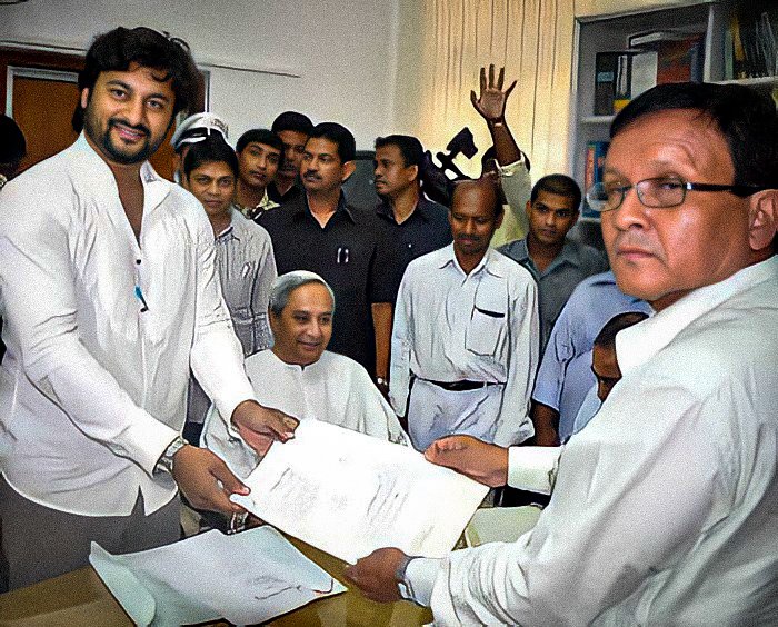 With God's grace and @naveen_odisha sir's blessings, here his never ending journey had started and continues till today😍🥰
SIDDHABALADEVJEW and Ur #Anubhavians r always with u <a href="/AnubhavMohanty_/">Anubhav Mohanty</a>
Bhai🥰
He is the Youngest member of parliament ever in the History of India till today