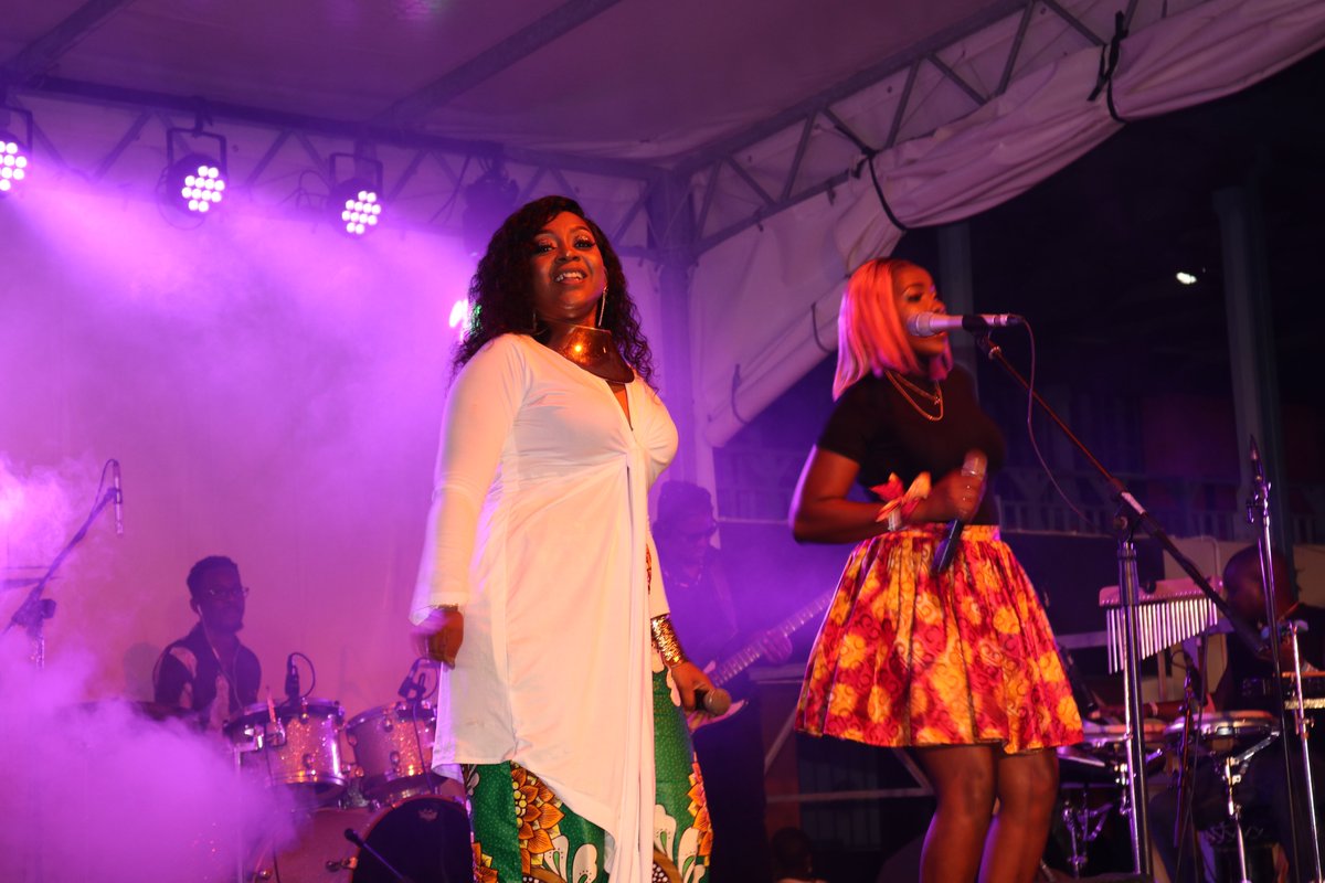 WVL_ALIADAS's tweet photo. No âmbito da promoção do mês da mulher, está a decorrer, no CCFM, cidade de Maputo, o Concerto “Quem disse que as mulheres não podem fazer uma serenata”.
Neste concerto, que contou com apoio do ALIADAS, o programa fez uma exposição de mulheres feministas da Zona Centro. https://t.co/zY6cj6yOLB