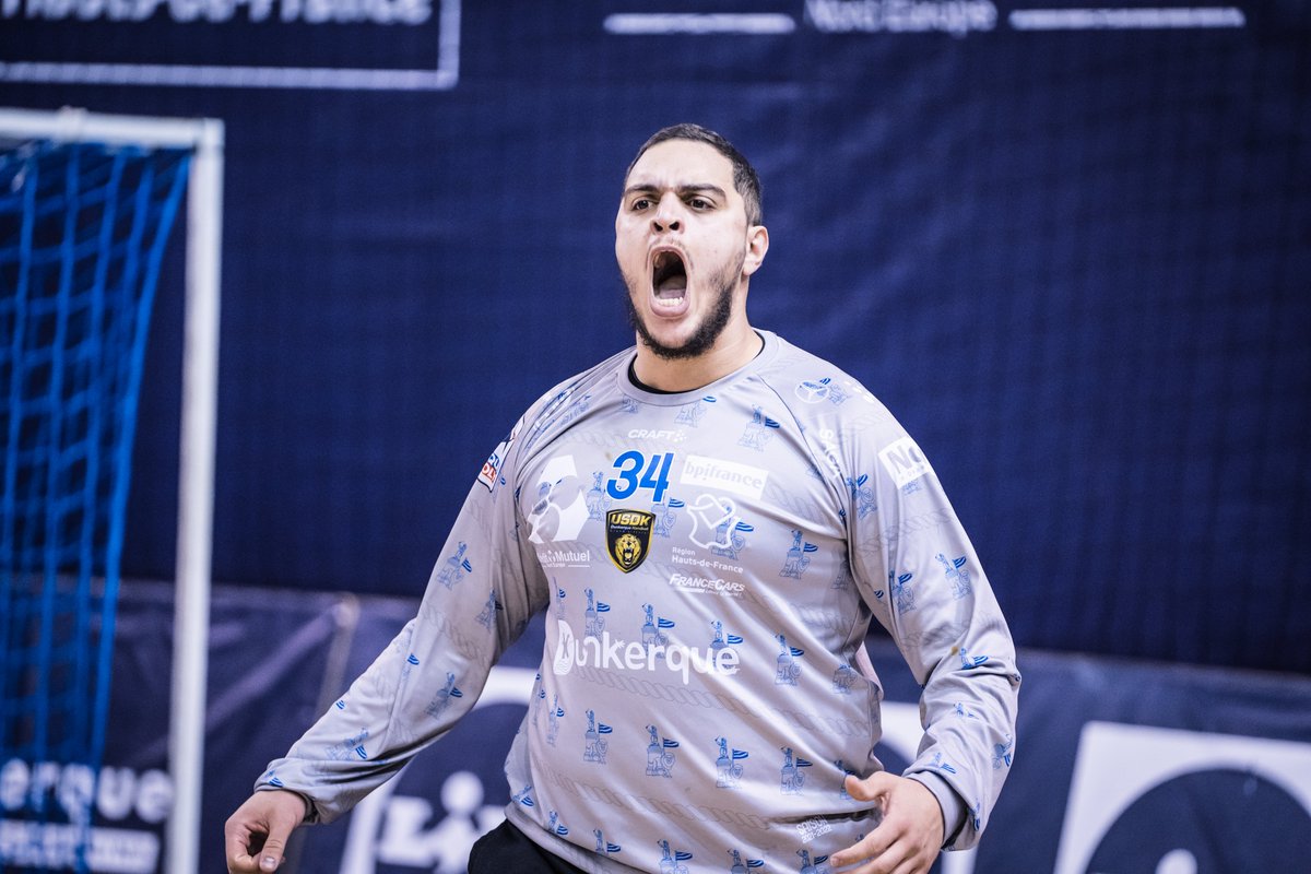 USDKDunkerque's tweet photo. #DUNIST cette paire est actuellement à 14 arrêts et 67% en 24 minutes de jeu... 🔵⚫️ https://t.co/ShGQPodbv1