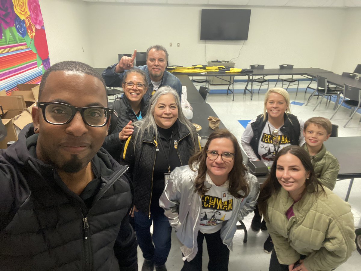 jamesvarlack's tweet photo. Forgot to post these of a before Tech Wars and after Tech Wars pic. Thanks to our amazing Digital Learning Team! #misdtechwars22 #mcallenisdtech @annvega @gosand2 @rfluegel @Rosegonz85 Heather ๐๐ฝ๐ฅ๐ป๐ค https://t.co/2r60QOPfVw