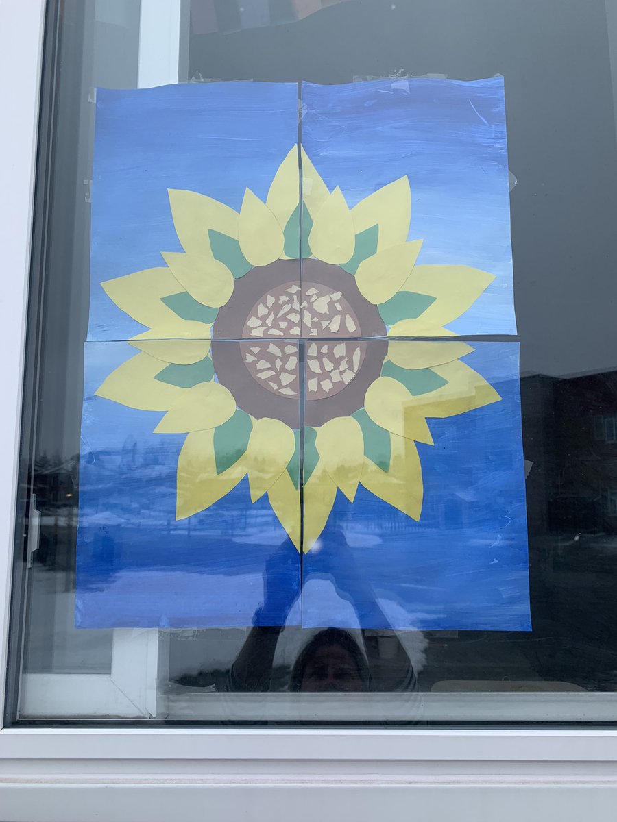 Portable Art for the win 💙⭐️🌍 Lean towards the SUN.