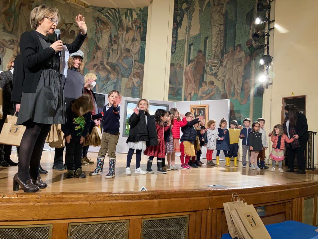 Mairie5Paris's tweet photo. La semaine de la mixité se conclut par une remise des prix en présence des associations @YouthForGoodFR et @JamaisSansElles et des élèves participants. Merci à nos partenaires @petitsplatons , @EyrollesLib , @biocoopmonge et @lerenardcafe ! https://t.co/b4PSMa1mqG