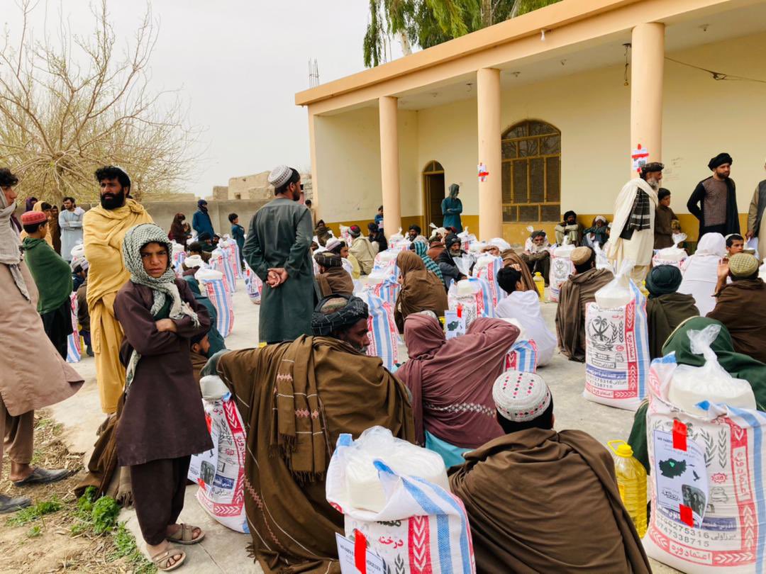 Donneso1's tweet photo. Pictures received me today from Helmand. Our team could help and provide flour, oil, sugar to 70 families in Helmand. So far 203 families helped in three provinces. The team @buildupev just started their first projects in 2022. We have to goal to build up Afghanistan 🇦🇫 #saveafg https://t.co/cOJXTuMZGu