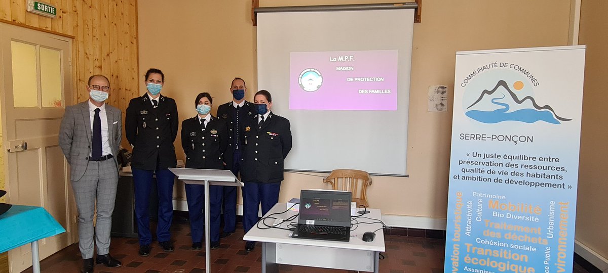ProcureurGap's tweet photo. Lutte contre les VIF.
Inauguration de la Maison de Protection des Familles à la brigade de gendarmerie d'Embrun.
Sur le plan judiciaire, cette nouvelle brigade de gendarmerie aura vocation à apporter son soutien et son expertise aux autres brigades territoriales du département. https://t.co/crRHHYYWw9