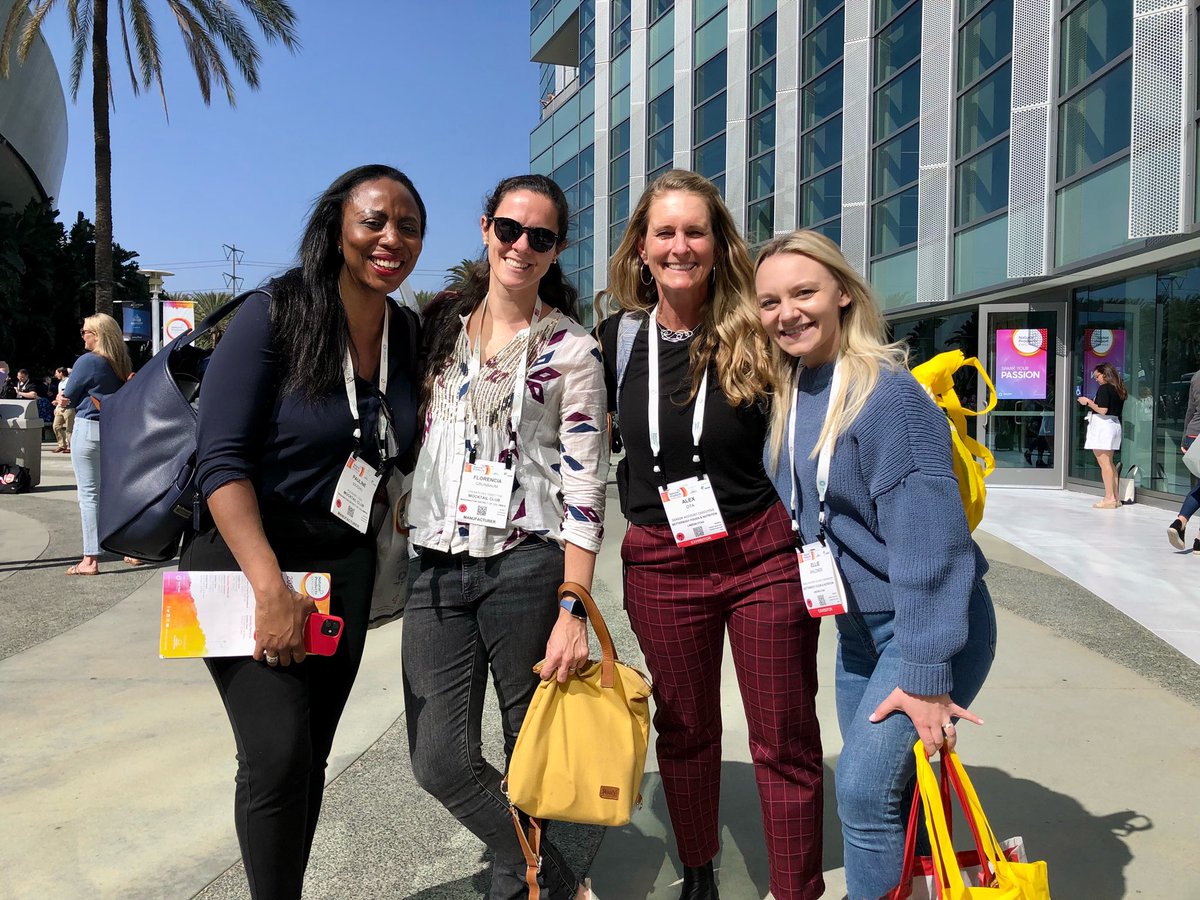 ChicExecs's tweet photo. Having a blast with some of our clients at Expo West!✨💙

#expowest #expowest2022 #pragency #digitalmarketing #marketingagency #clientspotlight #naturalproducts https://t.co/lwXj9kkGuW