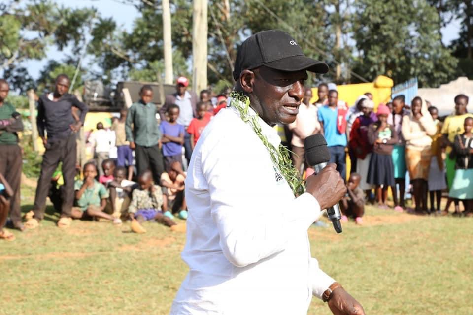 ketercharles's tweet photo. Thankyou Cheptuiyet, Kamaget and Kebeneti for your warm reception.

We shall walk together to transform our great county of Kericho.

Ongoberurook Kiptayaat. 

#kerichokwanza 
#FormNiKuTransform https://t.co/0anuTnbW19