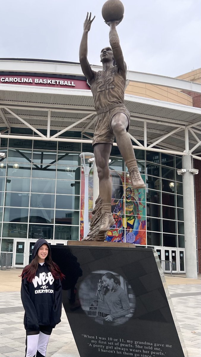 On the way to NC, but couldn’t pass a stop to see the stomping grounds of where some of my all time favorites played 🙌🏽🏀 @wbb_sport <a href="/dawnstaley/">dawnstaley</a> <a href="/_ajawilson22/">A'ja Wilson</a> @gamecockwbb <a href="/Graytness_15/">Allisha Gray</a> <a href="/TyHarris_52/">Tyasha Harris</a>