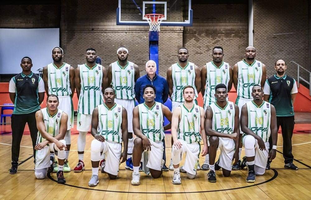 El Ferroviario da Beira, aparte del fútbol, tiene muchas otras secciones de deportes: atletismo, ciclismo, gimnasia, hockey sobre patines, natación, tenis de mesa, tiro, etc. 💚🤍

Pero en la que más se destaca es en básquet, donde es el club más importante del país. 🏀