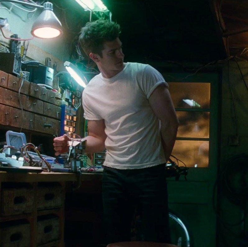 andrgarfields's tweet photo. my weakness? this peter parker. https://t.co/lYQ41mT4DD