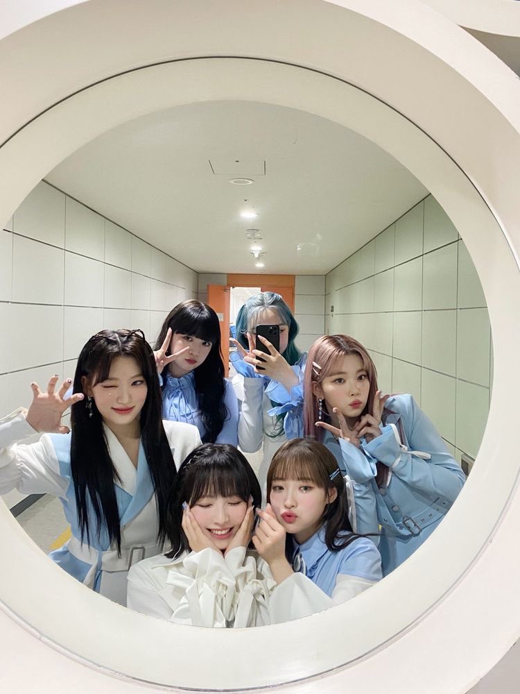 Hi ! This a new account for our girls #Billlie ♡

↳ this account will post pictures of billlie very regularly. This is a photo album on Twitter, occasionally I'll make edits. I hope you enjoy the content and I hope there will be many billlie’ve to support them
