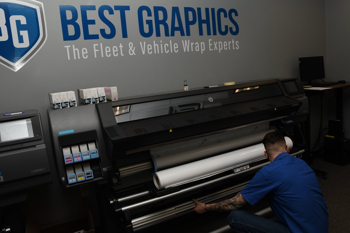 getbestgraphics's tweet photo. Happy #FleetFriday!

Check out our graphic production specialist Orin Reames producing new fleet graphics for The Eco Plumbers

#choosethebest #fleetgraphics #vehiclegraphics #graphicinstallation #fleetwraps https://t.co/4lPOA8XIV9