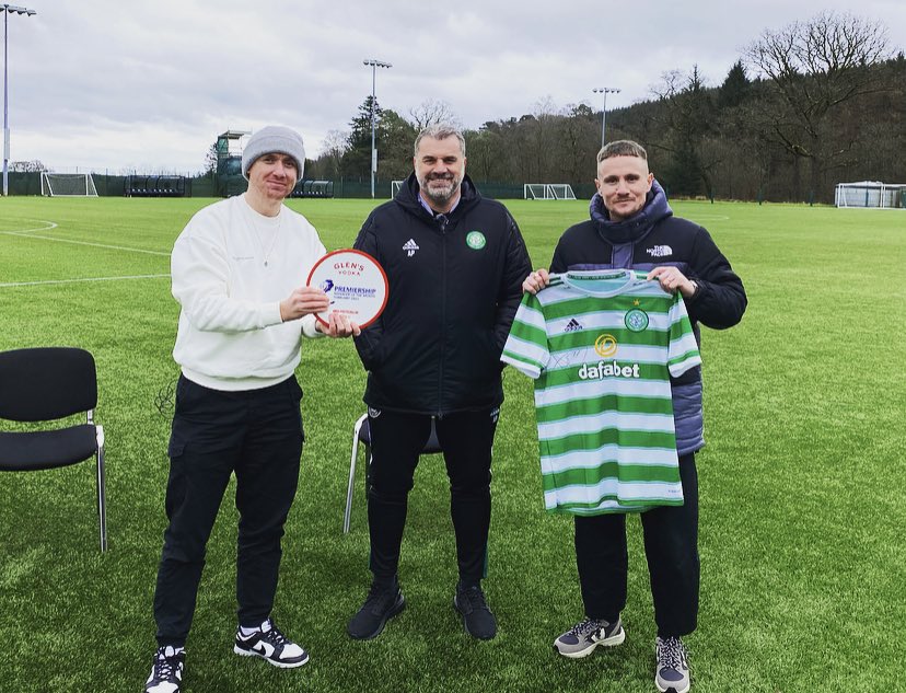 🚨 WIN A SIGNED ANGE POSTECOGLOU @CelticFC TOP ✍🏼🟢 As soon as we hit 𝟭𝟬𝟬𝗸 YouTube Subscribers, we’ll give away the prize to 1 person who RETWEETS this post! To enter: 🔄 Retweet this post ✅ Subscribe for Free to our YouTube channel ➡️ m.youtube.com/c/OpenGoal