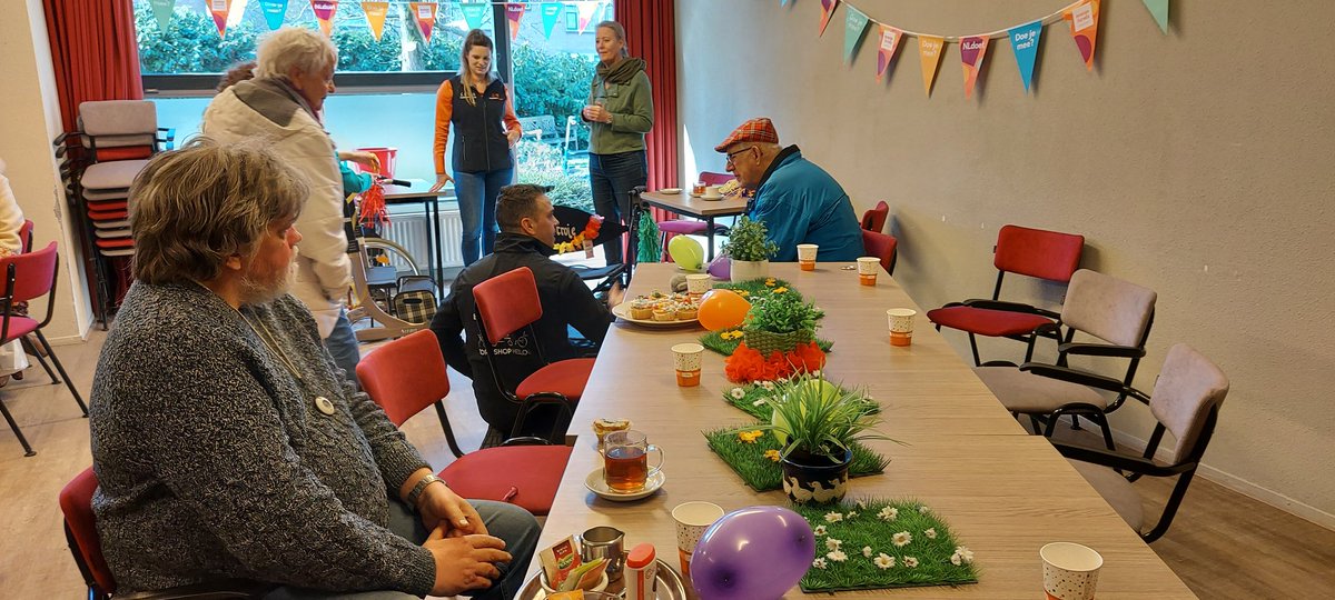 TrefpuntHeiloo's tweet photo. @NLDOET
Vandaag in het Trefpunt een rollator wasstraat en APK samen met leerlingen van de Elckerlyc school. https://t.co/49ILe01xos