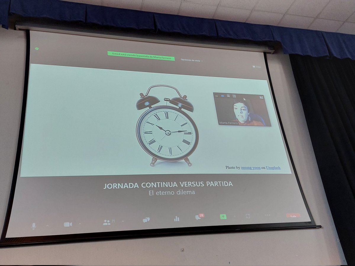 Ximarra's tweet photo. Seguim amb la plenària de Marta Ferrero: "Trazando puentes entre la investigación y la práctica educativa: retos y oportunidades." @IRIEinstitut #IVJornadesIRIE https://t.co/uwLZvS132T