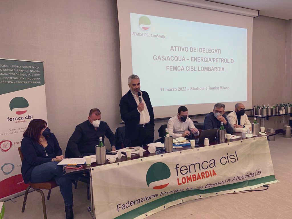 FemcaCISL's tweet photo. Oggi a Milano l’attivo dei delegati dei settori #gasacqua ed #energia, durante il quale è stata eletta la nuova segreteria del comparto energia della @FemcaLombardia 

#congressifemca #essercixcambiarexesserci https://t.co/DrqwI4NO9M
