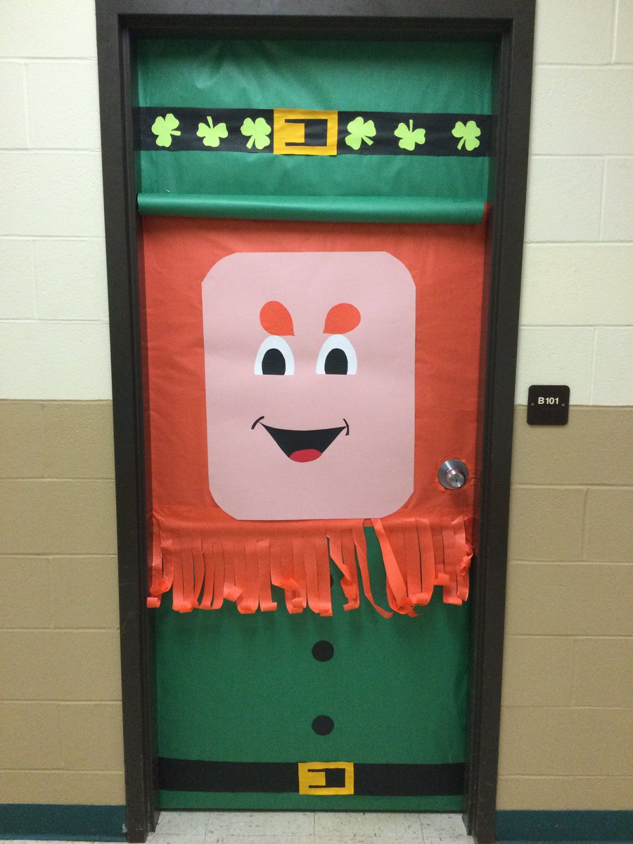 fefegarz's tweet photo. @rocksyhuerta  classroom door goals
ALE always has an awesome door https://t.co/k74oDmLxBI