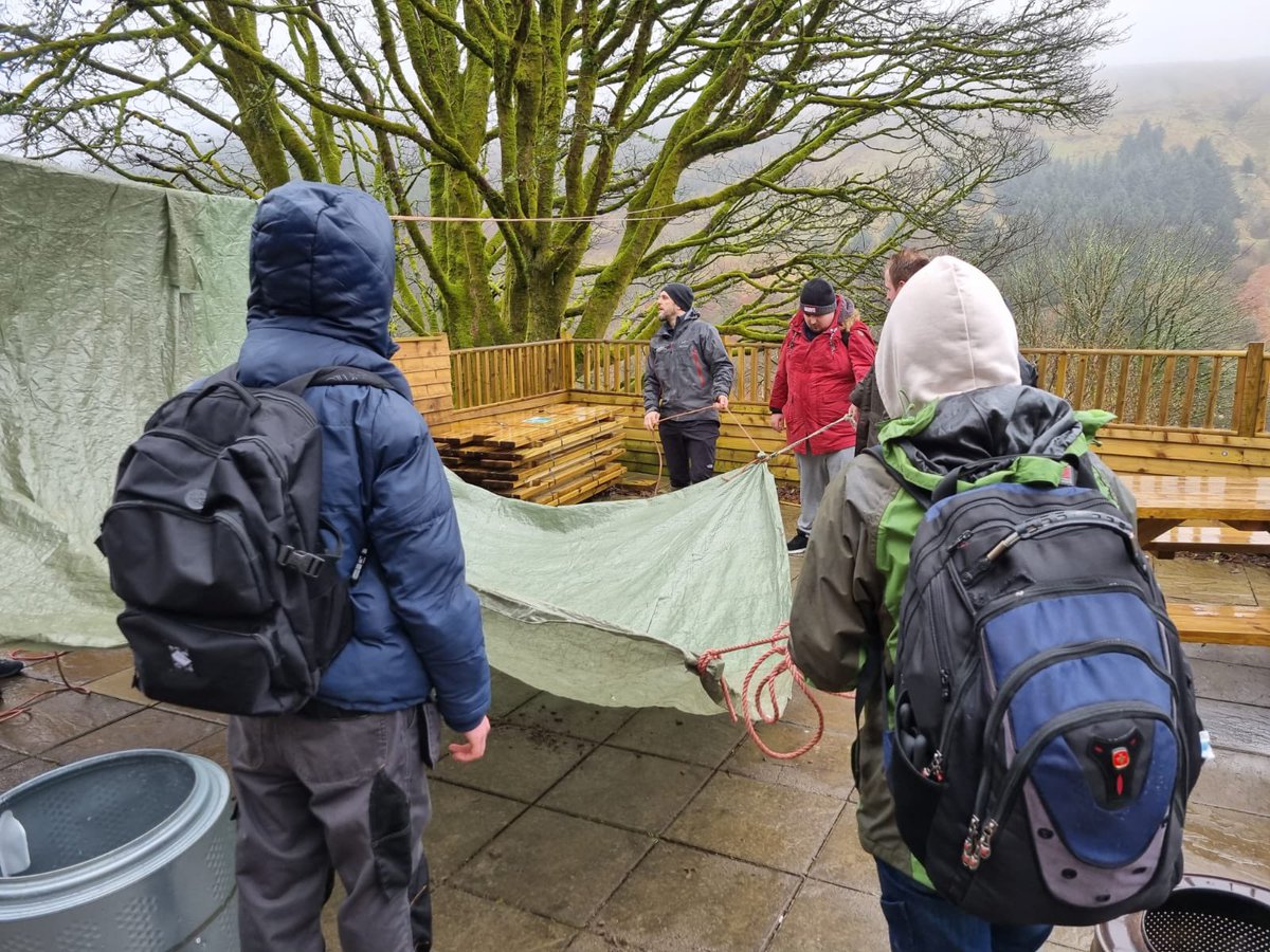 MsportsacademyC's tweet photo. ILS students enjoying camp craft skills and archery thanks to winter of well being.   
Myfyrwyr ILS yn mwynhau sgiliau crefft gwersyll a saethyddiaeth diolch i'r gaeaf o les @NiaBrodrickCC @RobBaynhamSport @CollegeMerthyr @ColegauCymru https://t.co/u2H5u54FfV
