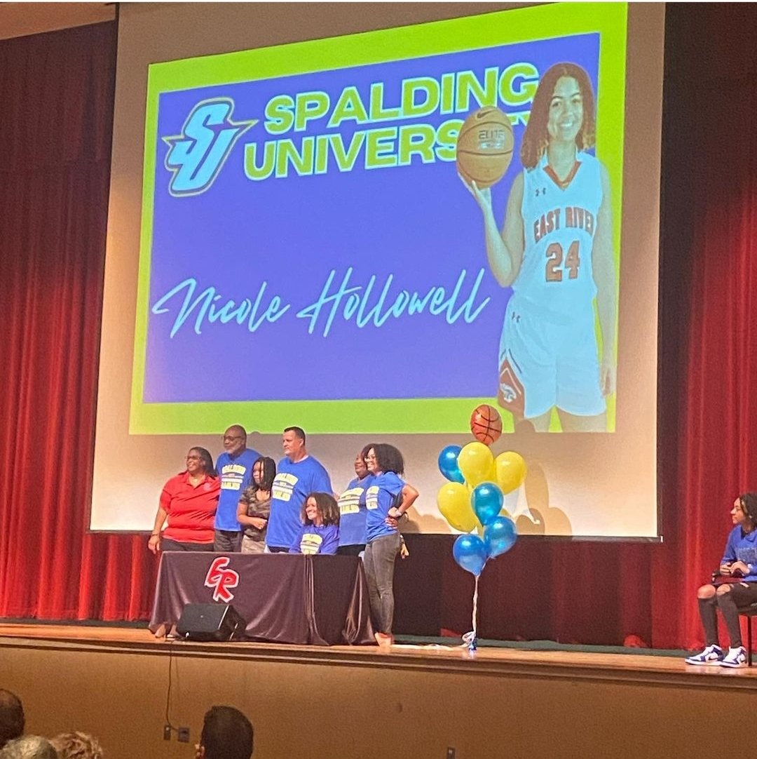 sweetvon39's tweet photo. Huge Milestone took place yesterday!! A culmination of hardwork for 6 yrs straight.  Beyond proud of @NicoleHollowel7! Keep grinding!! Love you! Thank you @Kylee_Gorby for your faith in her.🏀💪🏾❤🙏 #Philippians314 https://t.co/9Yp6U1exTV