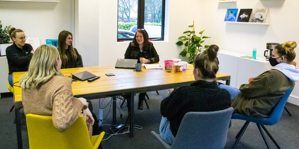 joseroltd's tweet photo. Delighted that @MacroArtUK is championing the #WomenInSignsAndGraphics initiative, co-founded by #Josero MD Sarah Winterbottom! Read the full story and don't miss the special WSG event at @Signanddigital. 

Read about it here: https://t.co/WA0Bt14lmZ @digitalprintmag https://t.co/AKH1aJbro6