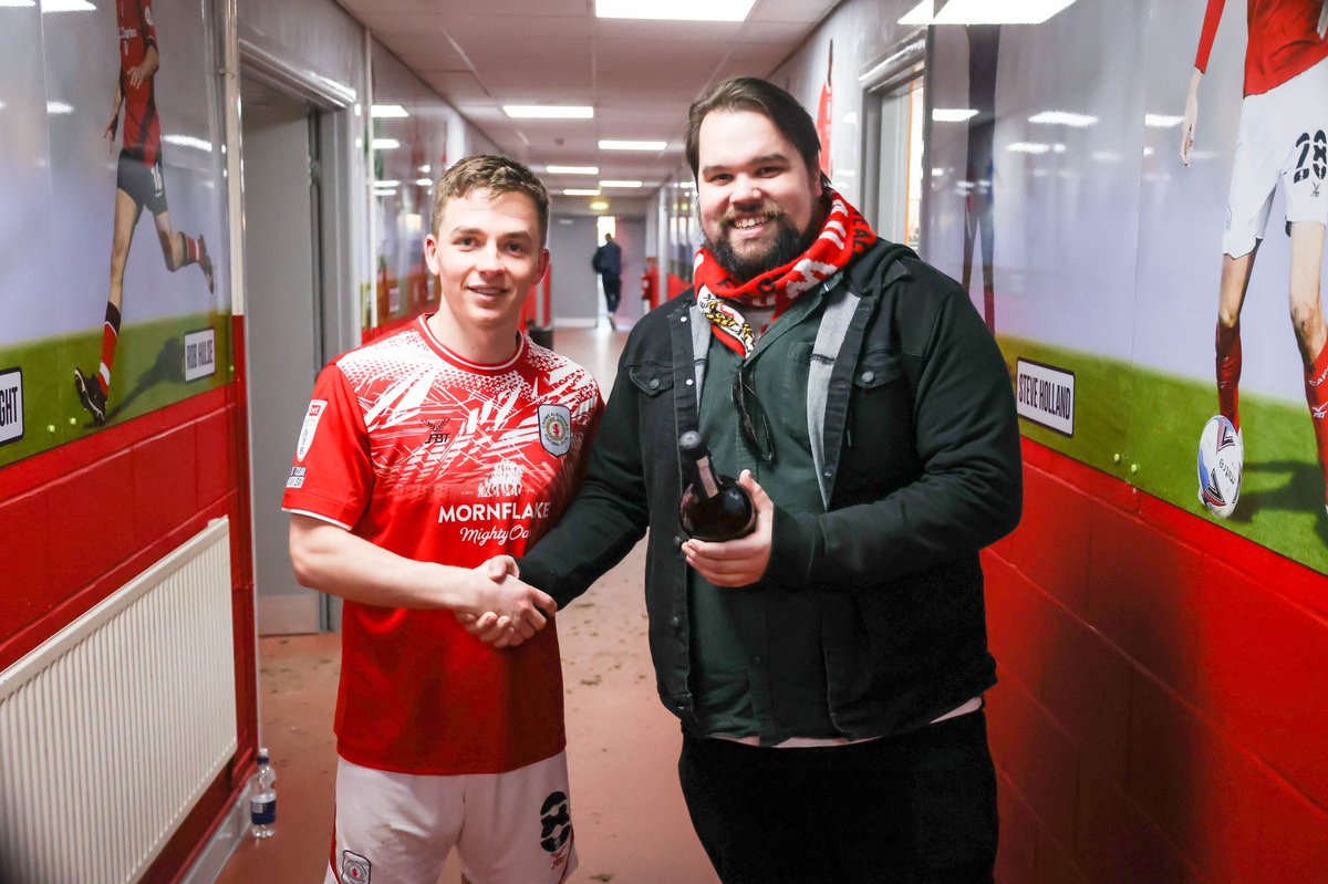 A little bit late but we were delighted to present @tomlowery97 with man of the match on Saturday!