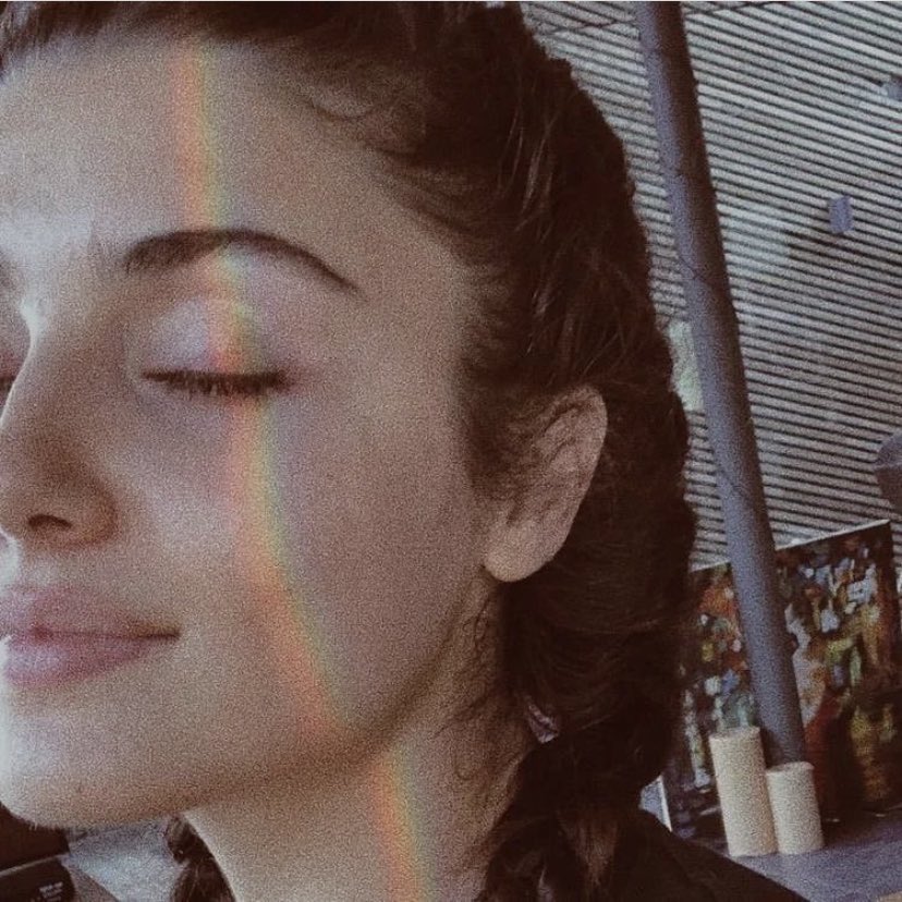 QueenErcell's tweet photo. Aşkım Sen hep Gül!! 🫂🤍 Yanındayız! 🌟 Seni Seviyoruz unutma! ✨

#hande #HandeErcel #handemiyy https://t.co/rG1r2dUzt3