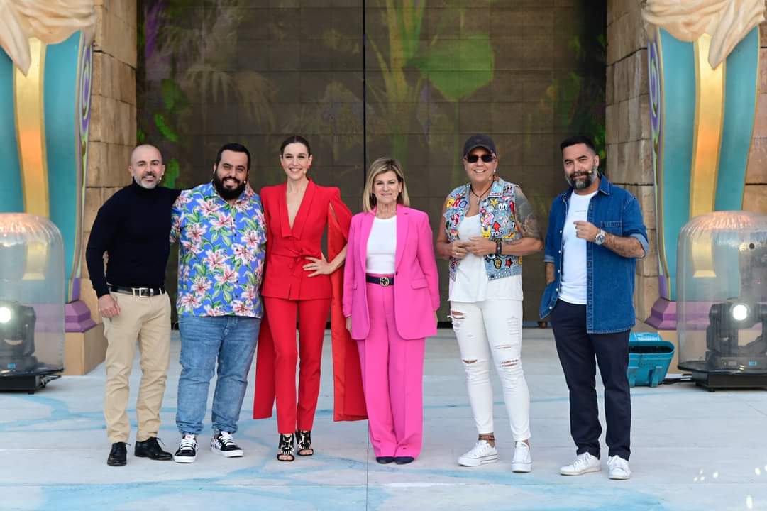 RosanerosMexico's tweet photo. Links para ver a @RosanaOficial
Esta tarde a las 3:15pm Mexico en el carnaval 
YouTube
https://t.co/5ci9Z8gGZk
https://t.co/AxsFMmldMW 

Web
https://t.co/gfC0MFf2Od
https://t.co/9tOQBKBmLL 

Facebook Las Palmas de Gran Canaria Carnival
https://t.co/xMW9A2Qd0C https://t.co/0euq4sWYjC