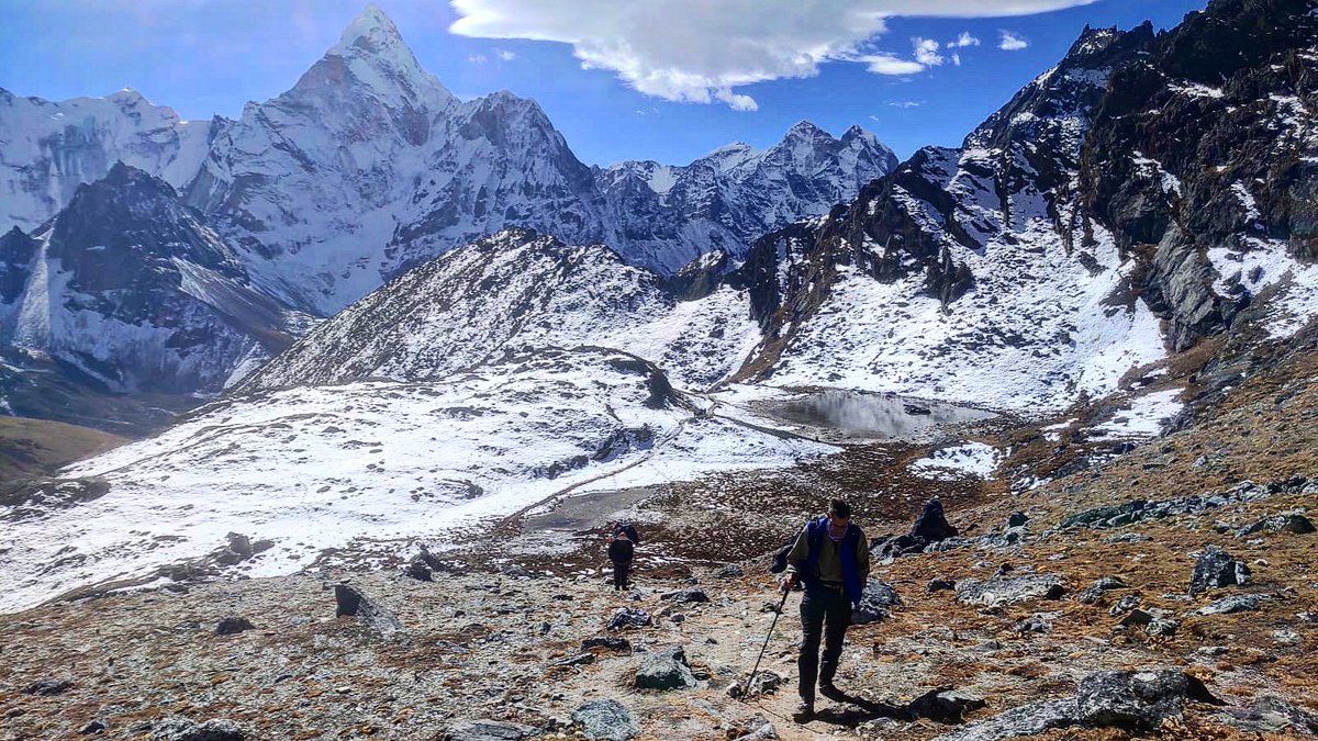 Travelmaxguide's tweet photo. On the way to Kongma-La Pass (5535m). If you are looking for an advanced trekking routes in the Everest region where there will be less crowd, do trek Three Passes Trek. At the background north face of Mt. Amadablam (6812m). #trekinnepal #everestregion #threepassestrek https://t.co/9HqxeSUMTQ
