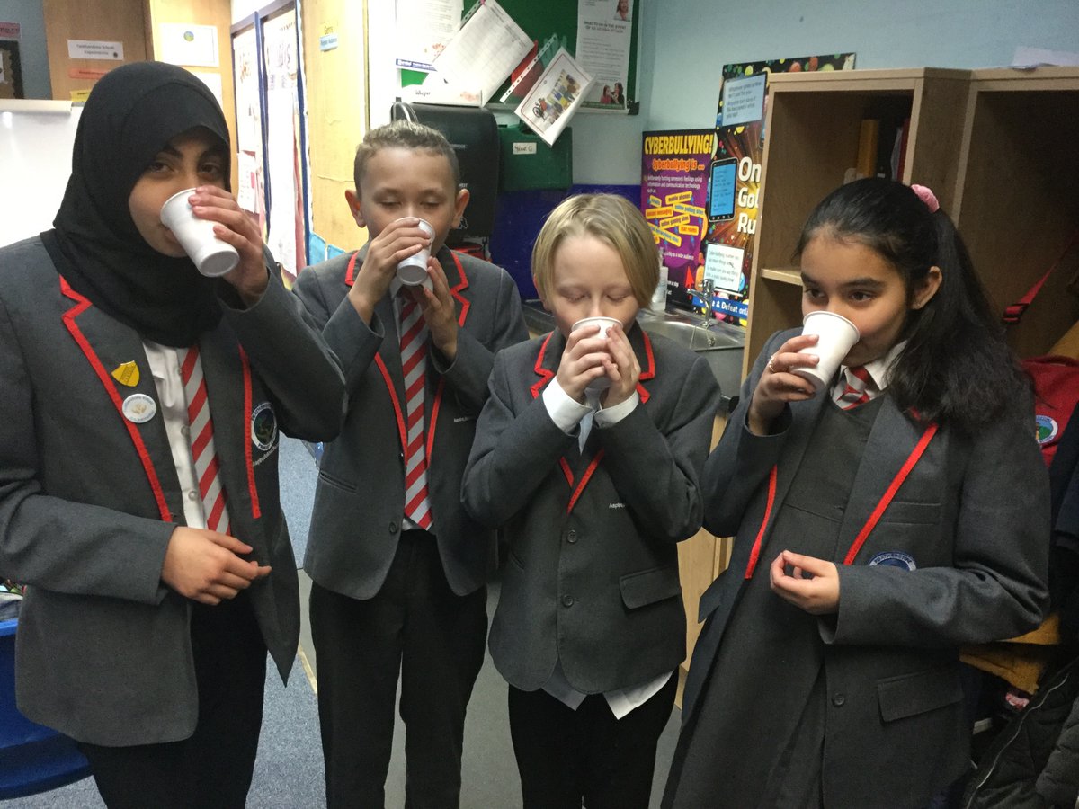 FeatherstoneYR6's tweet photo. Great week this week! In Science we learnt about the components and functions of blood! We created “Blood Smoothies” using strawberries for red blood cells! https://t.co/jHdIYzAw08