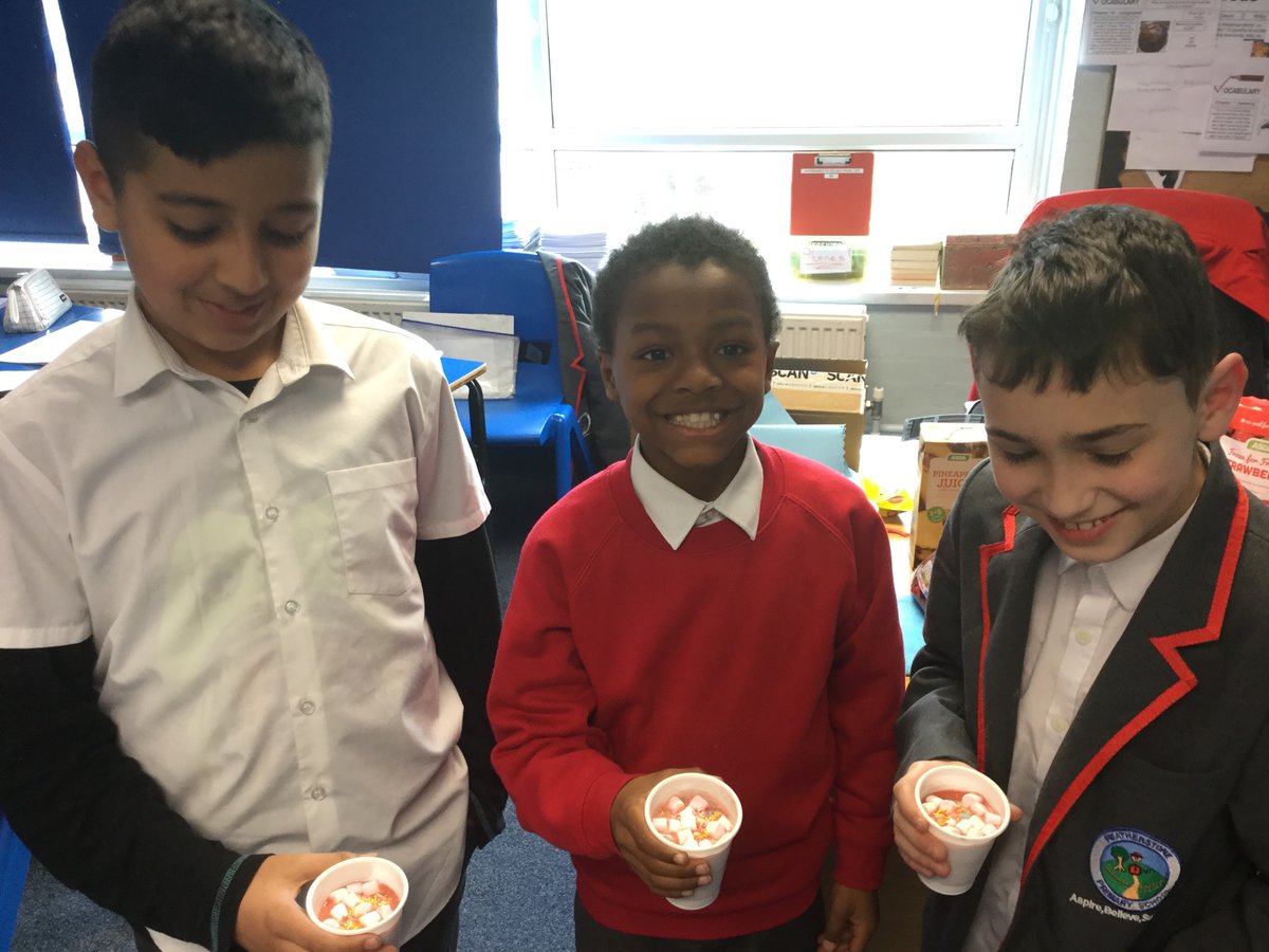 FeatherstoneYR6's tweet photo. Great week this week! In Science we learnt about the components and functions of blood! We created “Blood Smoothies” using strawberries for red blood cells! https://t.co/jHdIYzAw08