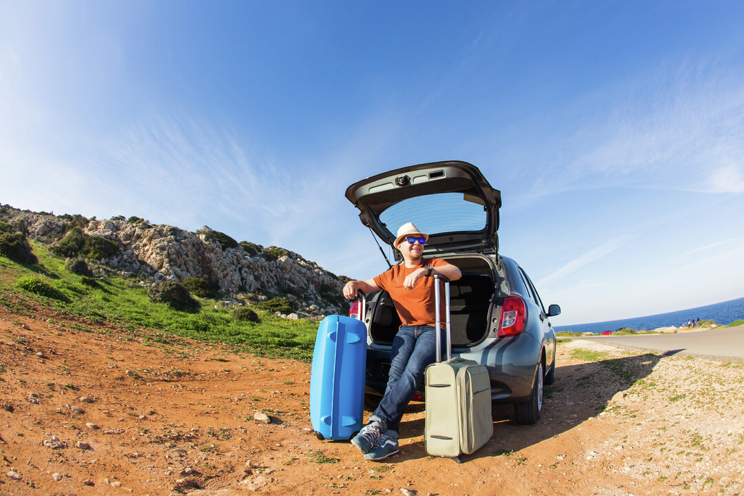 Yes! Het wordt weer beter weer. ☀️🕶️ Ben jij van plan om binnenkort een weekendje weg te gaan, of misschien wel even lekker op vakantie? Dan is het verstandig je goed voor te bereiden. Lees hier onze tips: bit.ly/3t3GyHo #weekend #relax #vakantie