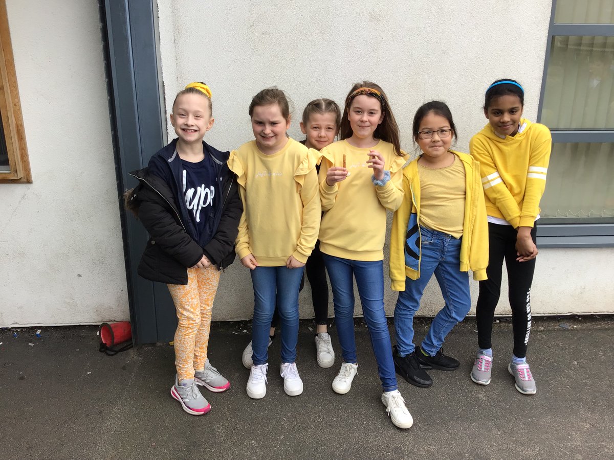 AtC_DCEO's tweet photo. 👏 Well Done Platt Bridge Community School on raising £300+ for @UNICEF #UkraineAppeal 👏

Pupils and staff from @CFAT_NEWS wearing the colours of the #Ukrainian flag, donating money in order to do so.

@VickyBeer1 @nadhimzahawi @educationgovuk @WigToday @WiganCouncil @Carter6D https://t.co/BE4VFdFjsM