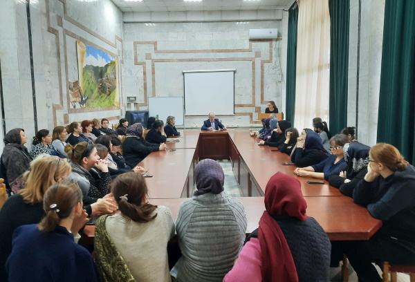 Курсы повышения квалификации
На состоявшихся 11 марта 2022 года Курсах повышения квалификации сотрудников библиотеки, выступила гл. библиограф отдела государственной библиографии Асият Абсалудинова.
lib05.ru/novosti/kursy-…