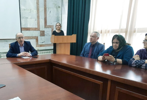lib05_ru's tweet photo. Курсы повышения квалификации
На состоявшихся 11 марта 2022 года Курсах повышения квалификации сотрудников библиотеки, выступила гл. библиограф отдела государственной библиографии Асият Абсалудинова.
https://t.co/EpU280nnlu https://t.co/MtUVJdOpna