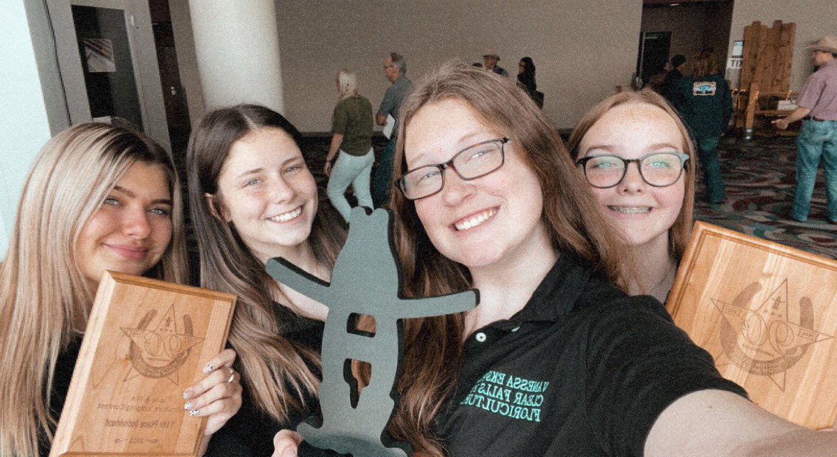 ClearFallsFFA's tweet photo. Congrats to the Clear Falls Floriculture Judging team for placing 3rd at the HLSR contest this past weekend. Team member Kayleigh Hatcher scored a 1068 putting her at 2nd Place individual; also Jadyn Long scoring 1028 getting 11th overall. #clearfallsffa #texasffa #cdeseason https://t.co/bVIN31Ue60