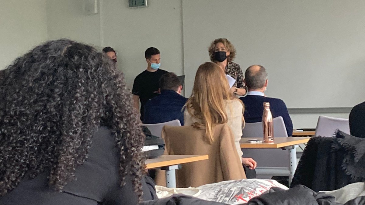 tbs_education's tweet image. Nos apprenants en M1/M2 &quot;Manager en Stratégie et Développement International&quot; présentent leurs résultats du cas réel soumis par Florent François, CEO de l&apos;entreprise #LogisticsOperations by @DAHER_official, constructeur d&apos;avions et d&apos;équipements &amp;amp; systèmes aéronautiques. ✈😉