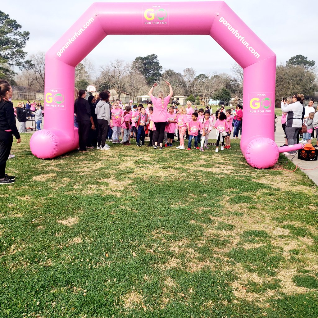 Thank you <a href="/BillHasseElem/">Bill Hasse Elem</a> for allowing our athletes to come be a part of the <a href="/INEOS/">INEOS</a> Fun Run today! <a href="/AlvinISD/">Alvin ISD</a> 

#WeWillWin #JPND