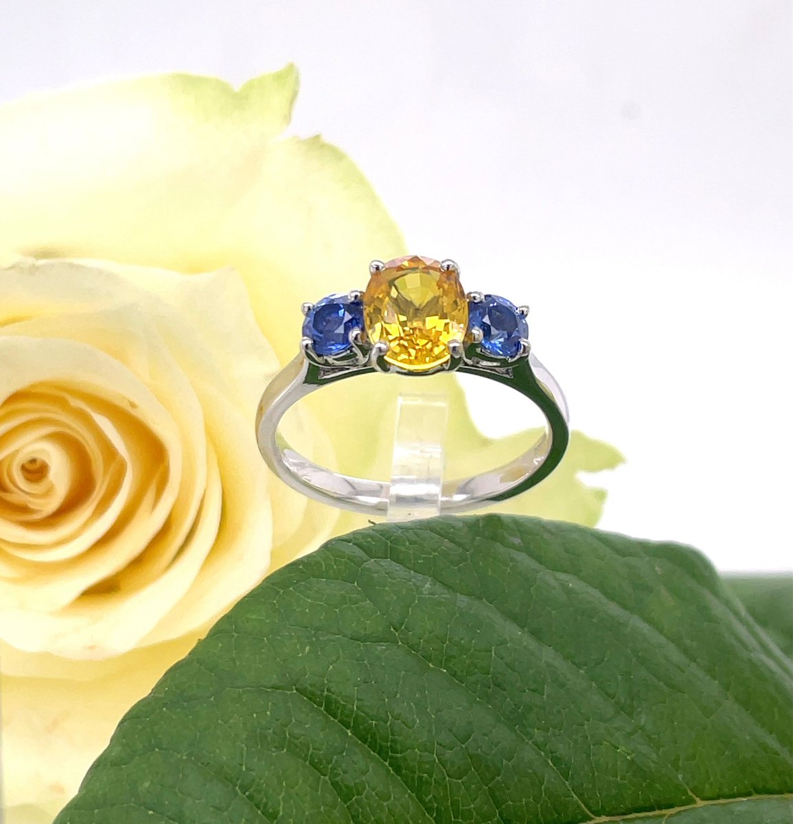 Hockley_Mint's tweet photo. In collaboration with @Ntinga, we've created this unique tribute ring, hallmarked with a Ukrainian heart stamp by @TheAssayOffice to support @The_CMJ in raising money for @BritishRedCross and Ukraine. 

The prize draw is open till 18.03.22, to enter: https://t.co/vdyoQ7cZZk https://t.co/nPts57NHMr