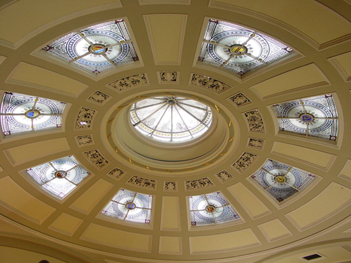 ThePortico's tweet photo. Did you know that we are open Thursdays in March until 8pm? Read in our relaxed ambience as the nights get lighter . . . Bring a book, have a drink and soak up the atmosphere. #BringaBook #ThursdayLates #Manchester https://t.co/fCbIkbxf80