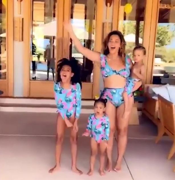 beyoncerelated's tweet photo. Beyoncé really has three whole kids… https://t.co/oDn7vVTH9e