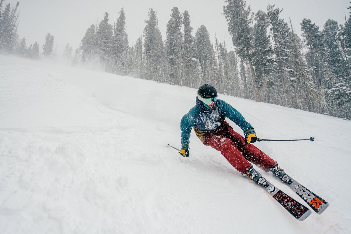 AngelFireResort's tweet photo. TGIF! @AngelFireResort got a fresh FOOT of powder in the last 24 hours…the perfect excuse to start the weekend early! #NMwx #skiing #NewMexicoTRUE https://t.co/tw9hivWmpi
