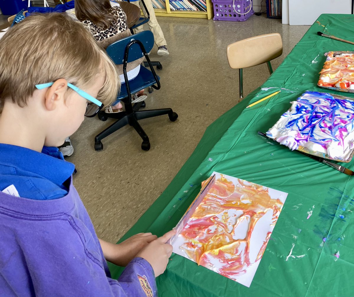 MrsPippensQUEST's tweet photo. 2/2 Second graders are working hard on the review activities - creating art with shaving cream/watercolors, Lego challenge cards, USA research and writing an outlandish spring break story.  #engineering #creativity #informationliteracy #communication https://t.co/QyyoStUVYW