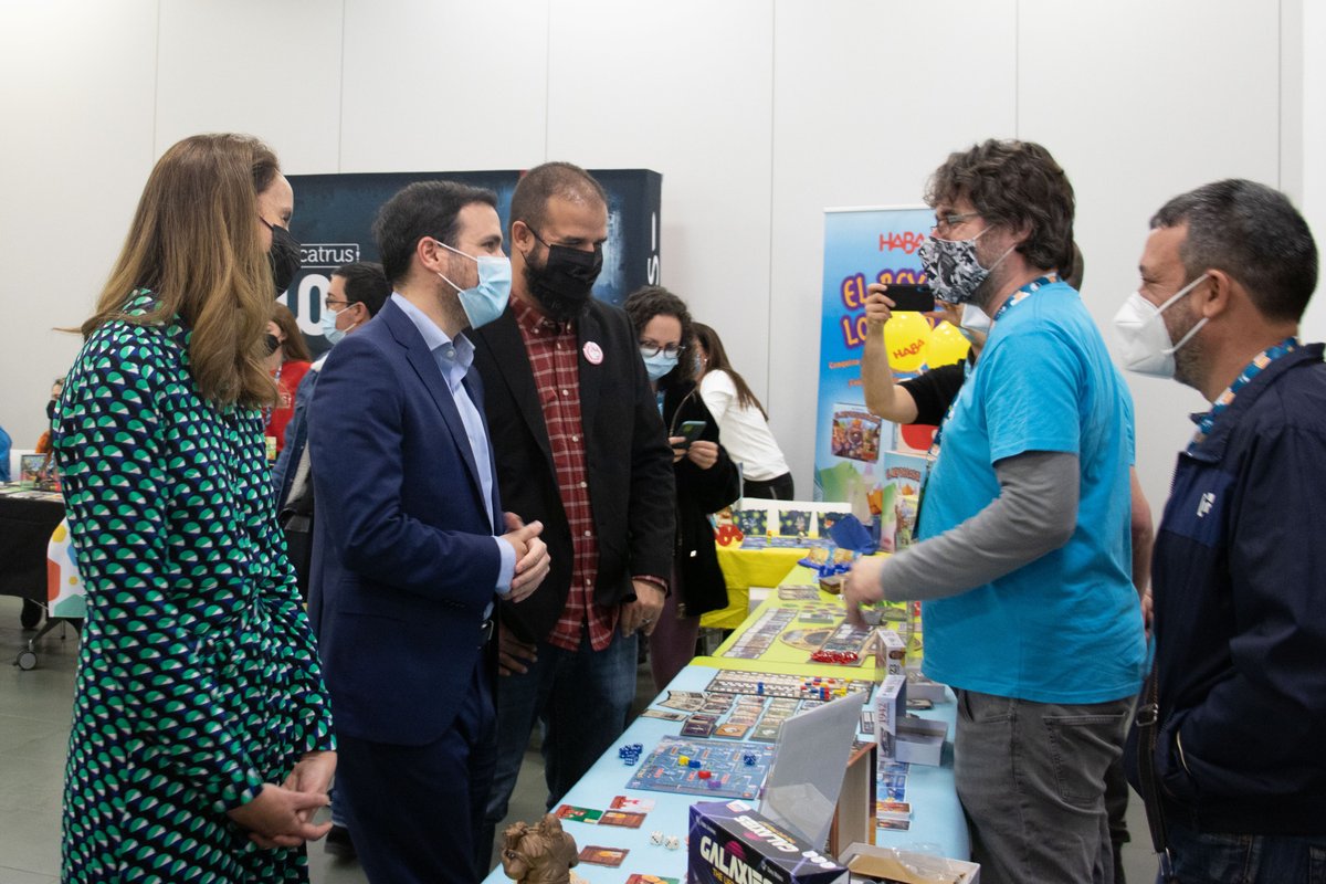 Frente a otras maneras de jugar que entrañan riesgos para las personas más vulnerables, los juegos de mesa son una alternativa de consumo responsable y ocio saludable.

Hoy he inaugurado <a href="/FeriaInterOcio/">InterOcio 🧩</a>, que dentro de poco será una cita imprescindible del ocio social y educativo.