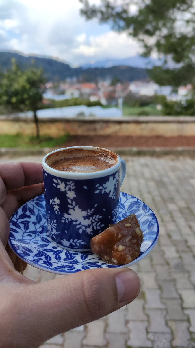 gurcann00's tweet photo. @slmbndilek Al bu da benden hayırlı cumalar https://t.co/7HybTvvwU9
