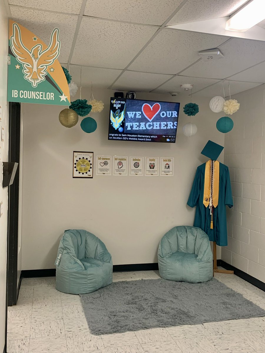 lamar_academy's tweet photo. IB Counselor Ms. Rebecca Lerma making her space positive &amp; welcoming 💛 @IBLamarGoCenter https://t.co/sNd24awyTV
