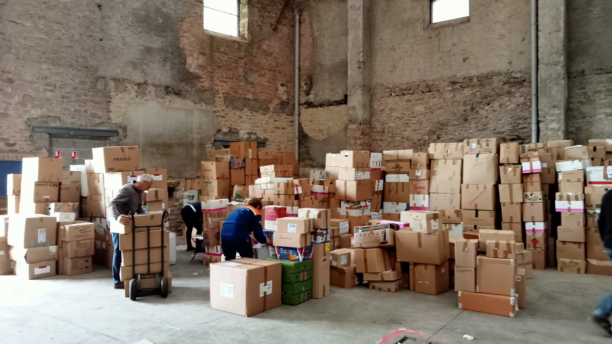 AMF du Morbihan (@amfmorbihan) on Twitter photo #SolidariteUkraine | L'#AMF56 mobilisée avec <a href="/Protec56/">Protection Civile 56</a> pour la gestion/centralisation de la #collecte des #dons des #collectivités du #Morbihan en faveur de l'#Ukraine. 👏Bravo et merci à tou.te.s pour ce bel élan de #solidarité🙏 #SolidariteUkraine | L'#AMF56 mobilisée avec <a href="/Protec56/">Protection Civile 56</a> pour la gestion/centralisation de la #collecte des #dons des #collectivités du #Morbihan en faveur de l'#Ukraine. 👏Bravo et merci à tou.te.s pour ce bel élan de #solidarité🙏