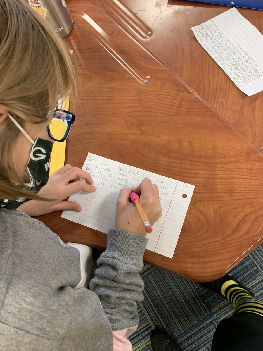 livelaughteach8's tweet photo. My little writers are so engaged!  We are writing our introduction to get our reader hooked 🪝 when you have a love for writing, they gain a love for writing!  Way to go young authors!  @tegacaytitans #writinginroom109
#lovelittleauthors https://t.co/uyPh2vXfNv